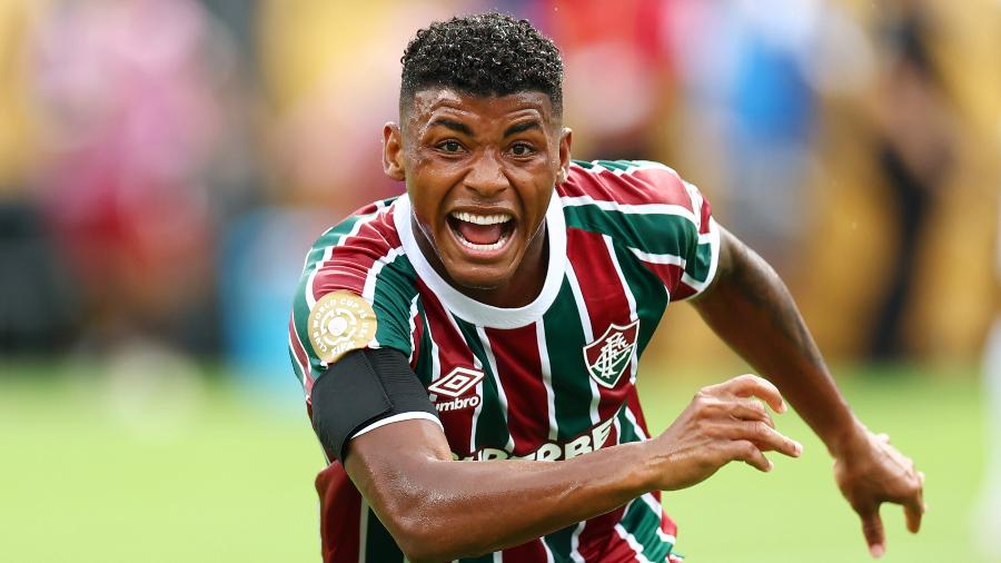 Hércules comemora gol marcado pelo Fluminense contra o Al-Hilal no Mundial Hércules comemora gol marcado pelo Fluminense contra o Al-Hilal no Mundial