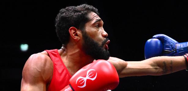Bolinha sofre com sangramento e fica com prata no Mundial de Boxe