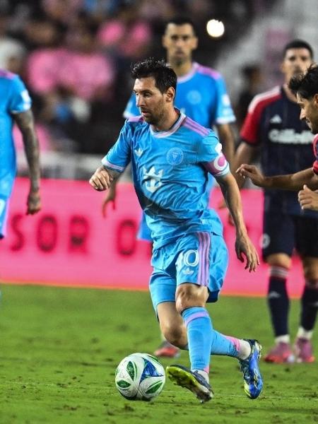 Messi em ação pelo Inter Miami contra o New England Revolution pela MLS Messi em ação pelo Inter Miami contra o New England Revolution pela MLS