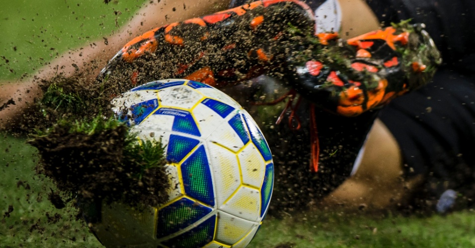 02.dez - Lance durante segundo jogo da final da Copa do Brasil, disputado por Palmeiras e Santos, no Allianz Parque, na capital de São Paulo