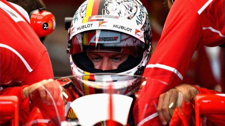 Sebastian Vettel, da Ferrari, testa o escudo em Silverstone - Dan Mullan/Getty Images