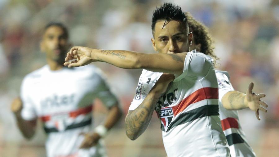 O meia Cueva comemora gol do São Paulo diante do Ituano - Marcello Zambrana/AGIF