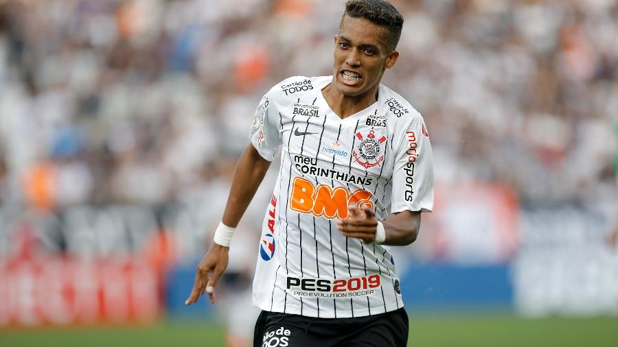 Pedrinho tem cinco gols e quatro assistências pelo Corinthians ao longo desta temporada - Daniel Vorley/AGIF