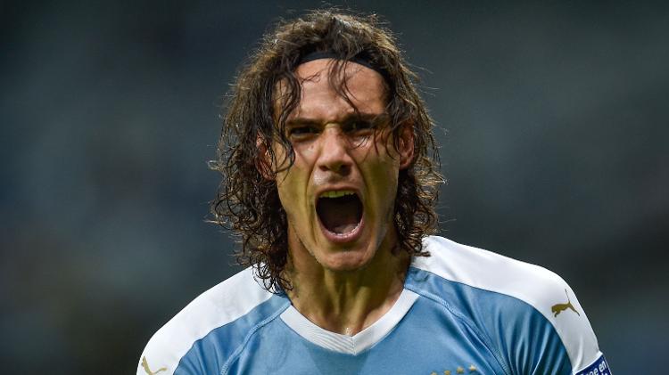 Cavani contra o Equador - Douglas Magno / AFP - Douglas Magno / AFP