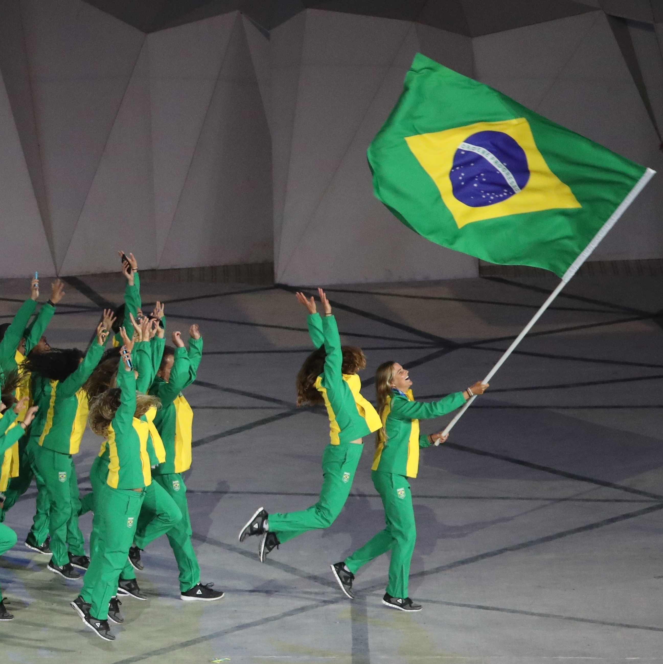 Veja quem serão os porta-bandeiras do Brasil na abertura do Pan de