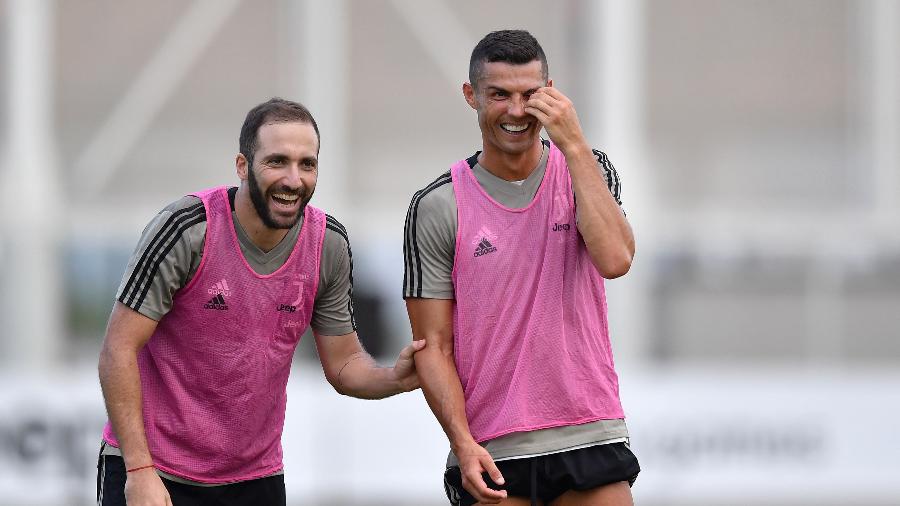 Higuaín e Cristiano Ronaldo durante treinamento da Juventus - Valerio Pennicino/Juventus FC/Getty Images