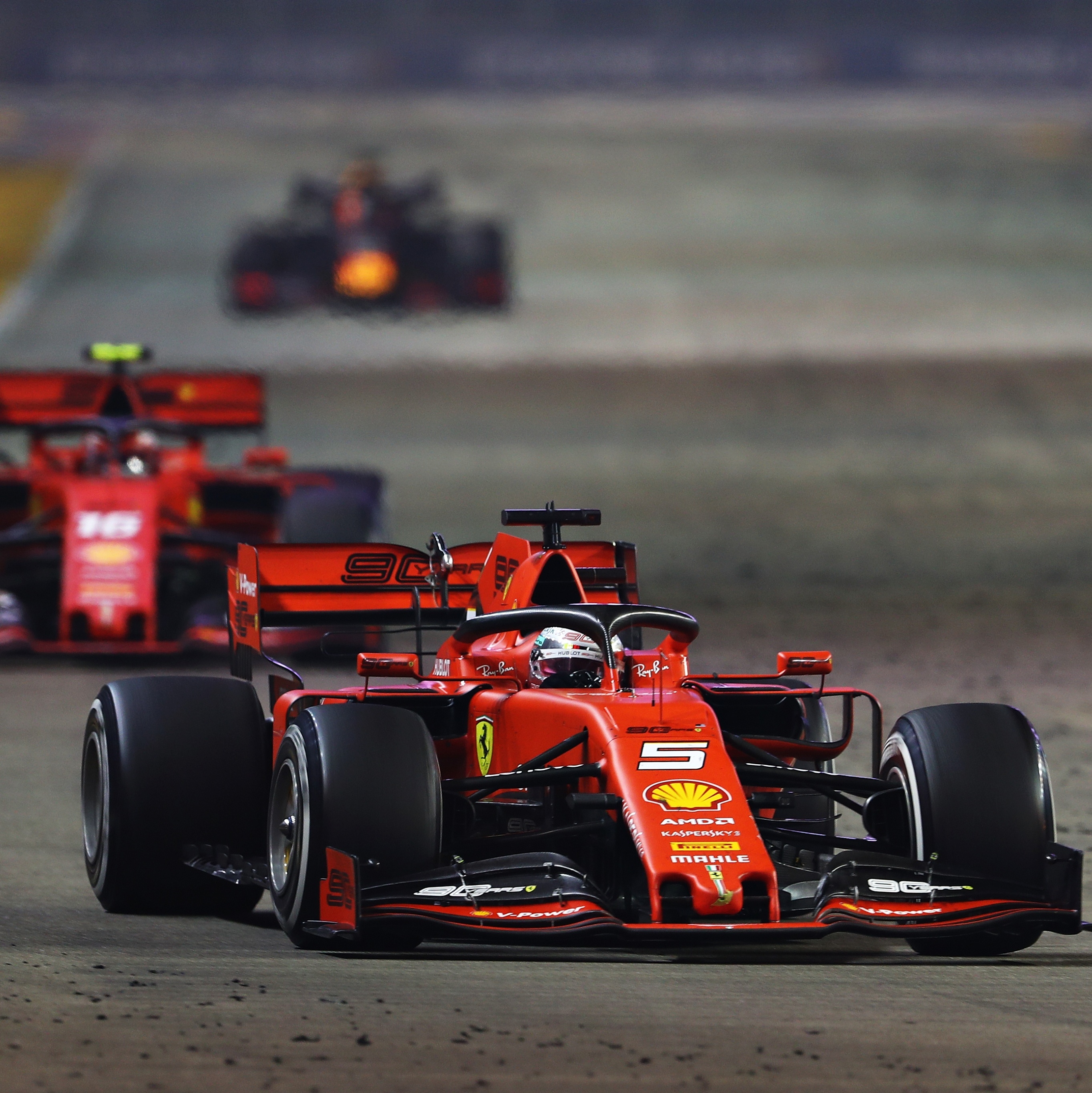 F1: Leclerc lidera primeiro treino com 1-2 da Ferrari em Singapura