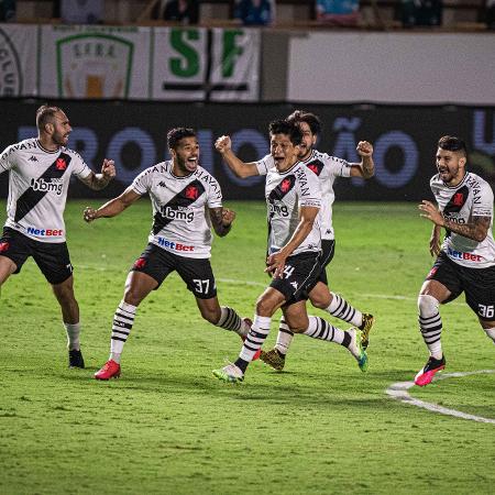 Jogadores do Vasco comemoram classificação na Copa do Brasil - Heber Gomes/AGIF