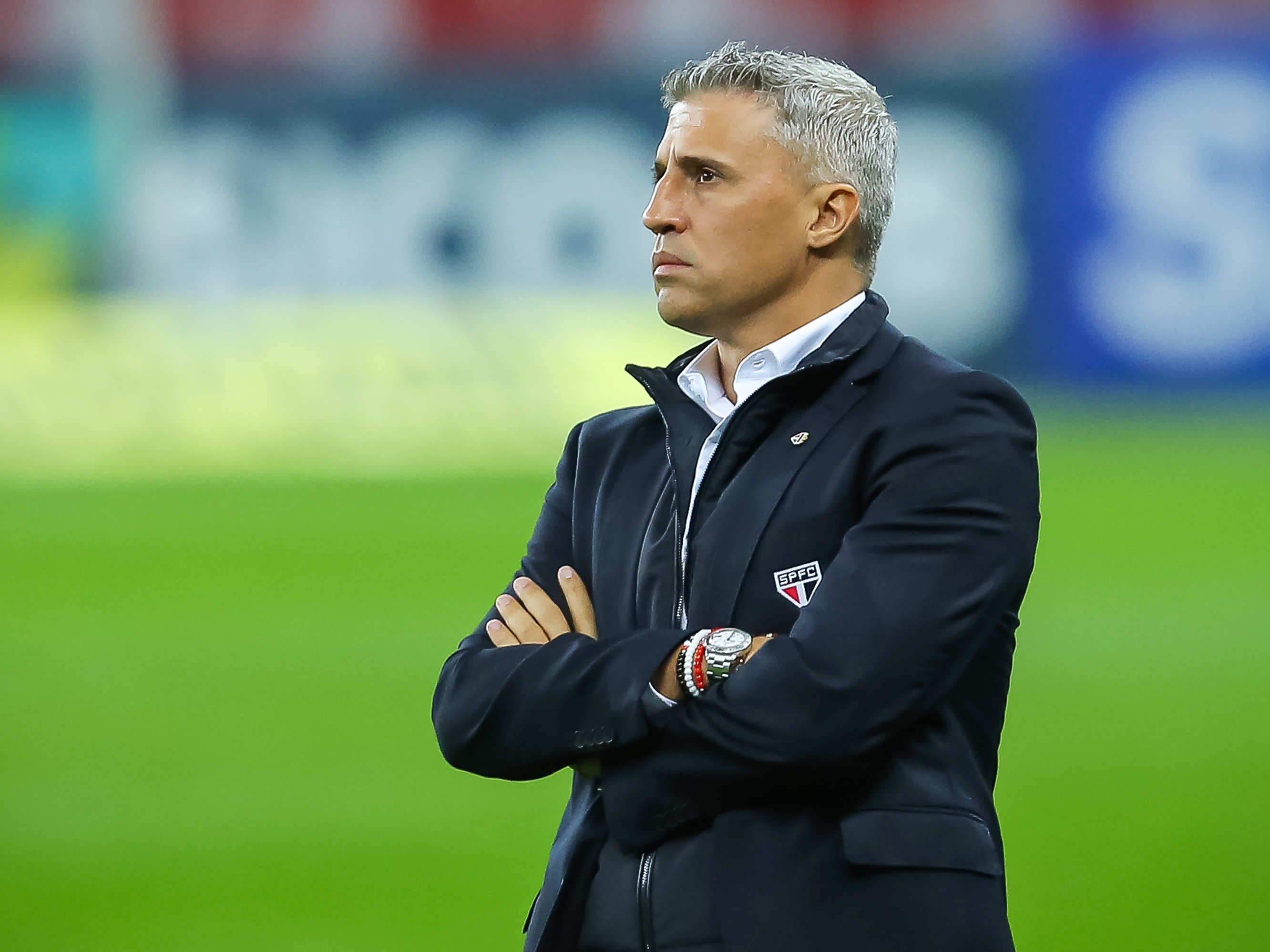 De olho no mercado: Lesões de Oscar, Lucas e Calleri acendem alerta e Crespo pressiona por reforços jovens