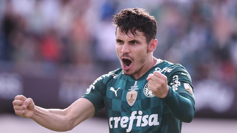 Raphael Veiga comemora gol marcado pelo Palmeiras na final da Libertadores - Ettore Chiereguini/AGIF