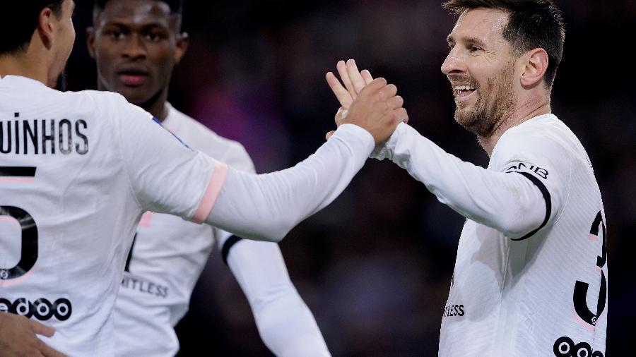 Messi comemora belo gol em vitória enfática do PSG sobre o Lille pelo Campeonato Francês - Rico Brouwer/Soccrates/Getty Images