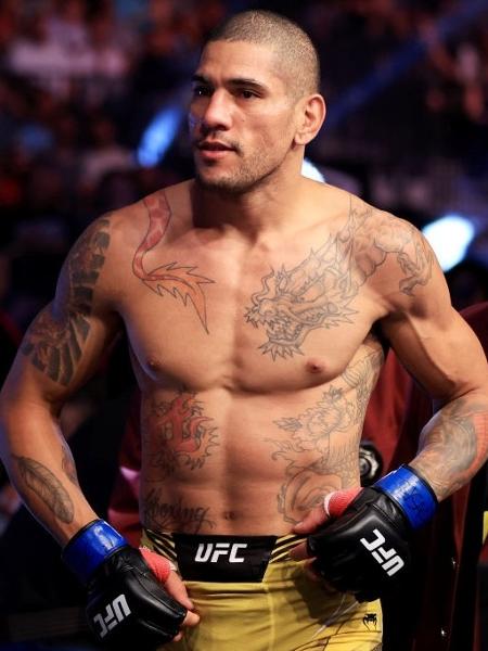Alex Pereira, conhecido como Poatan, no UFC 276 - Carmen Mandato/Getty Images