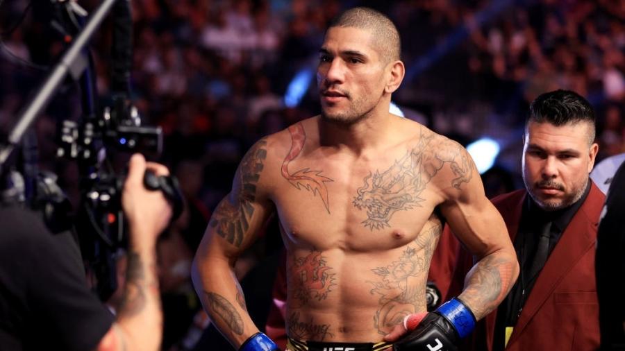 Alex Pereira, conhecido como Poatan, no UFC 276 - Carmen Mandato/Getty Images