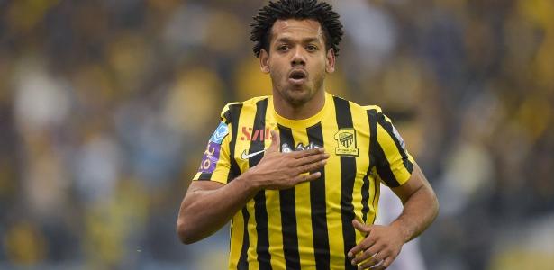 Al-Ittihad tem partida suspensa e Al-Nassr vence com gol de