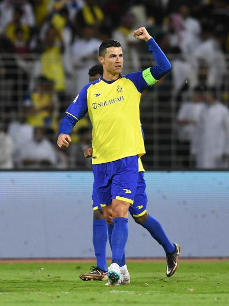 Cristiano Ronaldo celebra gol pelo Al Nassr diante do Al Wehda no Campeonato Saudita