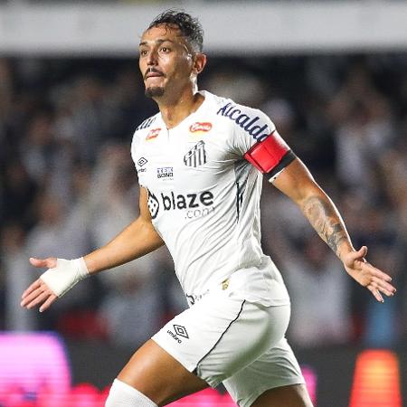 Diego Pituca comemora gol pelo Santos contra o Ituano na Série B do Campeonato Brasileiro