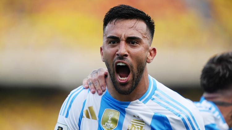 Nico González comemora gol da Argentina em jogo contra a Colômbia, válido pelas Eliminatórias