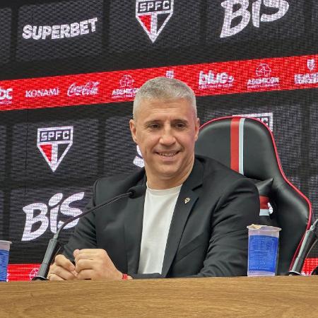 Hernan Crespo é apresentado no São Paulo Hernan Crespo é apresentado no São Paulo