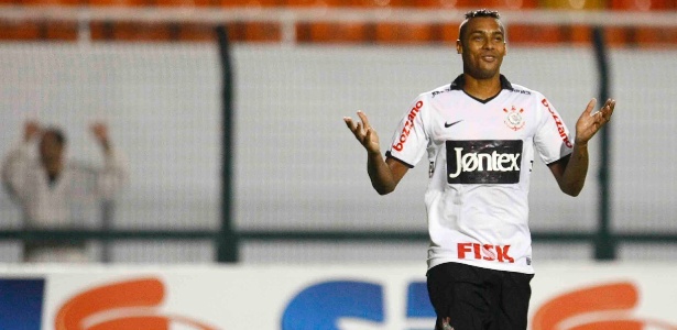 Dívida do Corinthians com empresa era relacionada ao acordo envolvendo Elton - Moacyr Lopes Junior-10.mar.2012/Folhapress