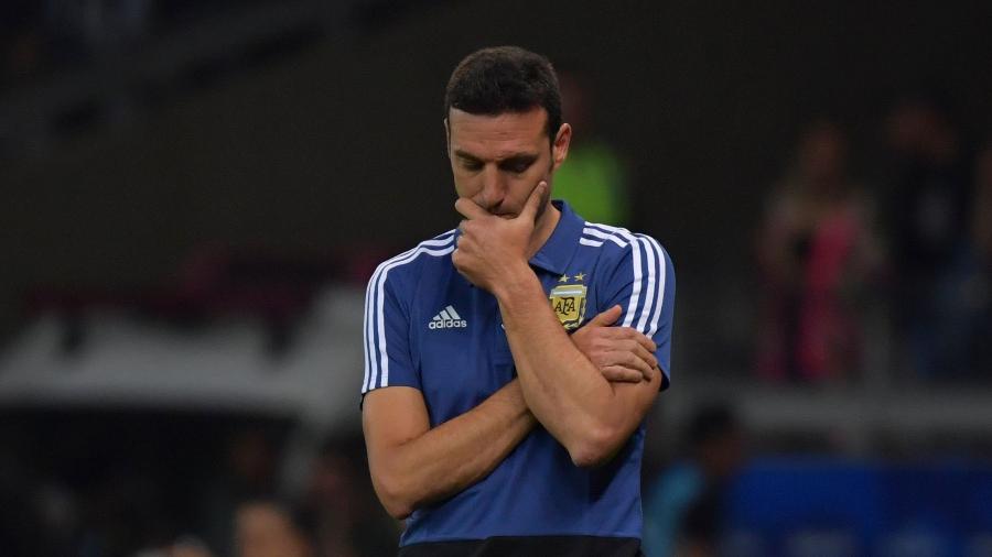 Scaloni, durante partida entre Argentina e Paraguai - Luis ACOSTA / AFP