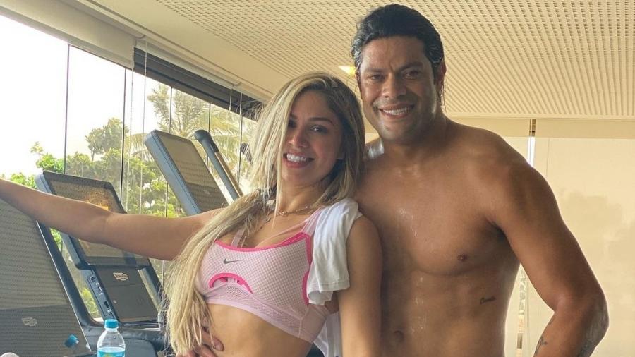 Hulk e sua noiva, Camila Ângelo, posaram para foto após exercício físico - Reprodução/Instagram