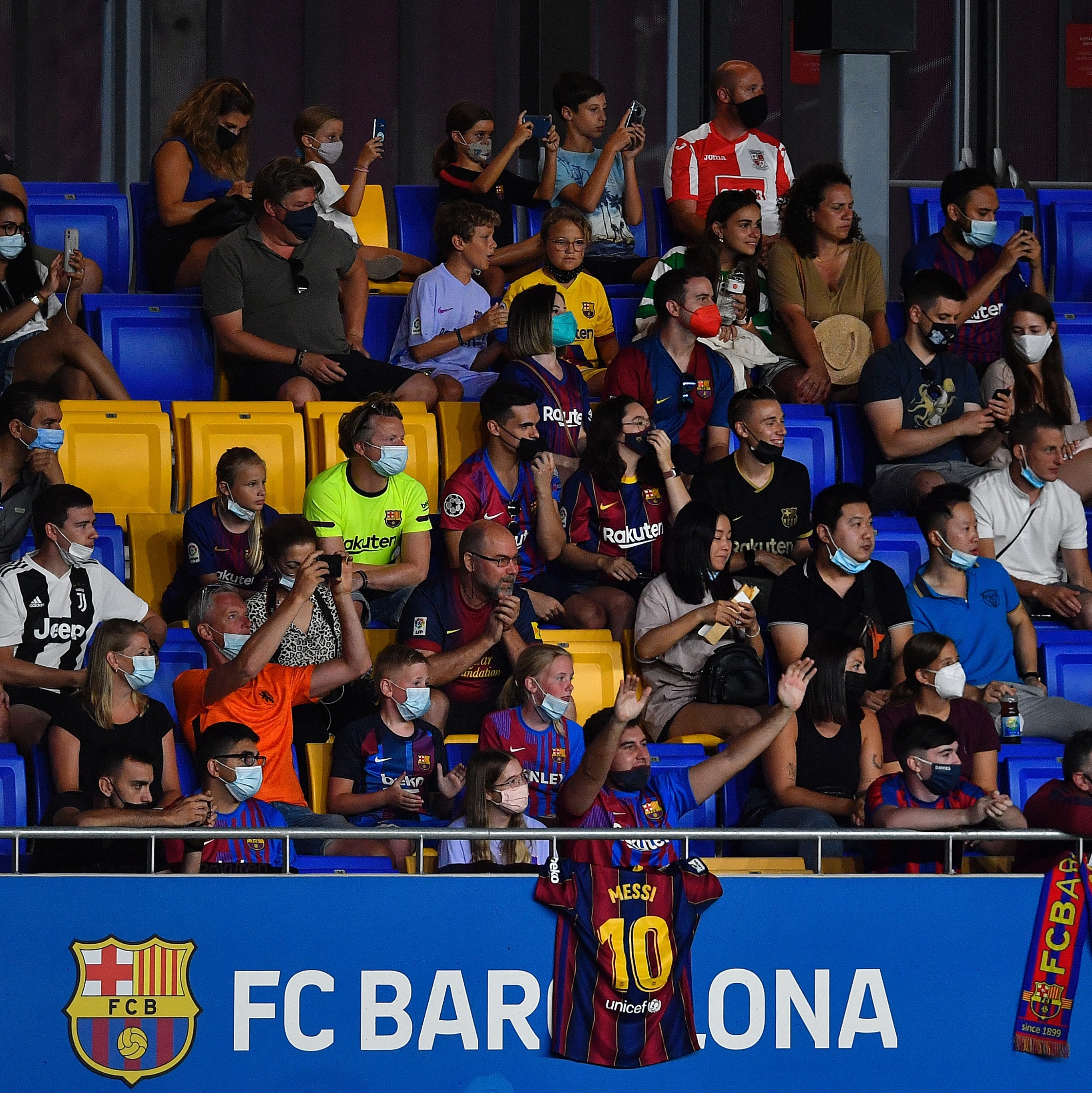 Onde Messi vai jogar? Torcedores brincam com indefinição e anunciam  reforço no futebol paranaense, futebol