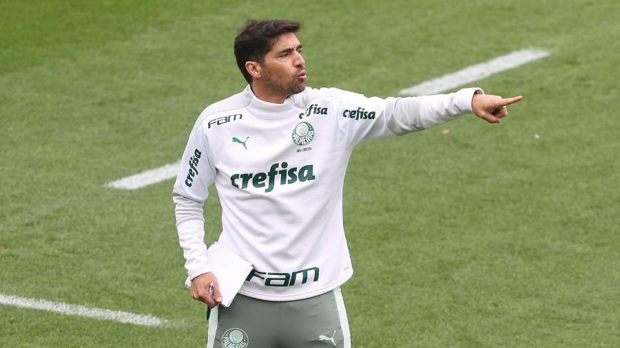 O técnico Abel Ferreira, do Palmeiras, durante treinamento - Cesar Greco/Palmeiras