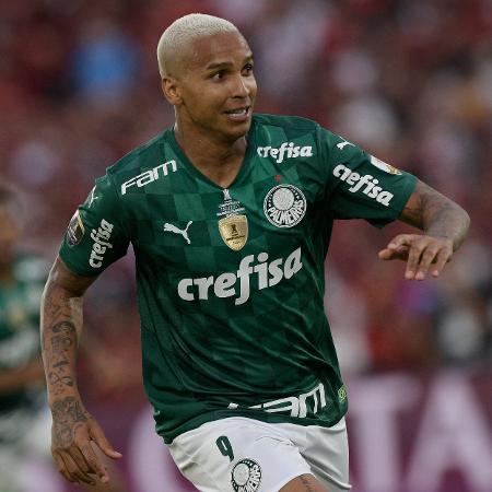 Deyverson comemora gol marcado na final da Libertadores entre Palmeiras e Flamengo