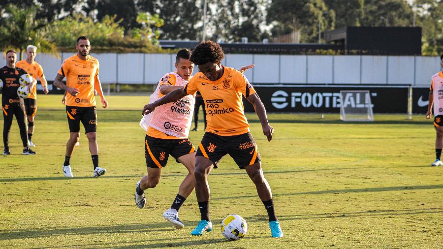 Jogadores do Corinthians durante atividade no CT Joaquim Grava - Felipe Szpak/ Ag. Corinthians 