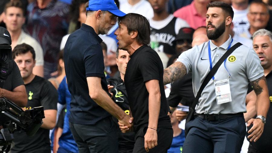 Tuchel e Conte precisaram ser separados após a partida entre Chelsea e Tottenham - Glyn Kirk/AFP