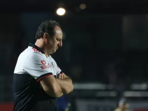 Luan surpreende e pode voltar a ser relacionado por Rogério Ceni