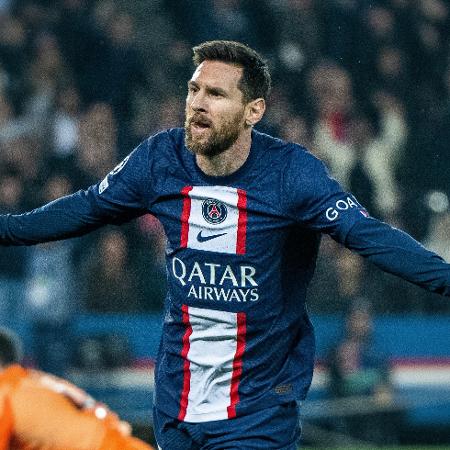Lionel Messi comemora após marcar para o PSG contra o Maccabi Haifa pela Champions League - Sebastian Frej/MB Media/Getty Images
