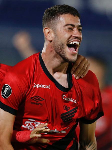 Coach Paulo Autori of Brazil's Athletico Paranaense scratches his head  during a Copa Libertadores round of sixteen second leg soccer match against  Argentina's River Plate at the Libertadores de America stadium in