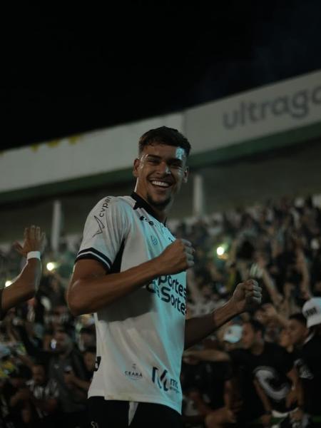 João Pedro Tchoca, zagueiro que pertence ao Corinthians e atuou pelo Ceará