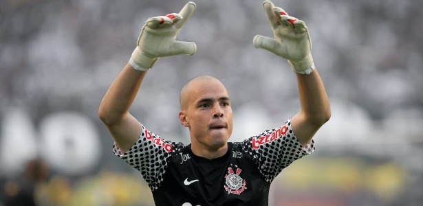 Após seis anos no Santa Cruz, goleiro é anunciado como reforço do Náutico -  19/12/2016 - UOL Esporte