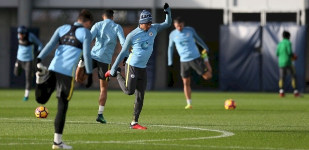 Gabriel Jesus treina com companheiros no Manchester City - Divulgação/Manchester City - Divulgação/Manchester City