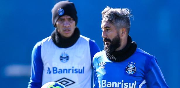 Aos 36 anos, meia passou por duas cirurgias no joelho e não atua desde fevereiro de 2017 - Lucas Uebel/Grêmio