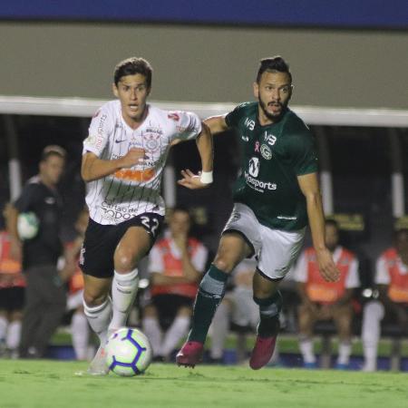 Matheus Vital, durante partida entre Corinthians e Goiás -  Heber Gomes/AGIF