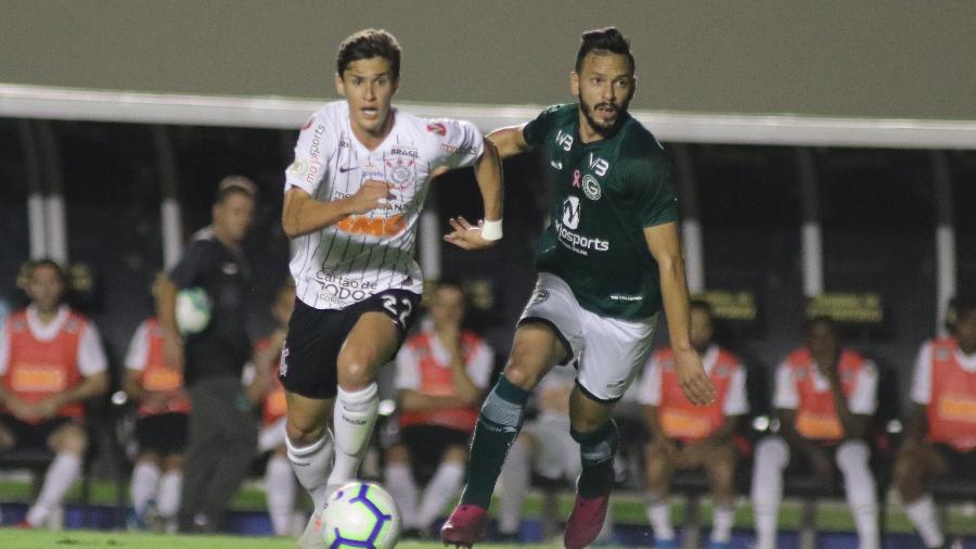 Matheus Vital, durante partida entre Corinthians e Goiás -  Heber Gomes/AGIF