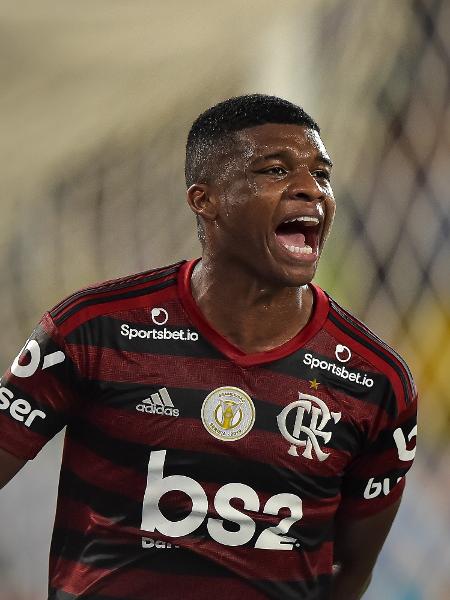 Lincoln comemora gol do Flamengo contra o Botafogo - Thiago Ribeiro/AGIF