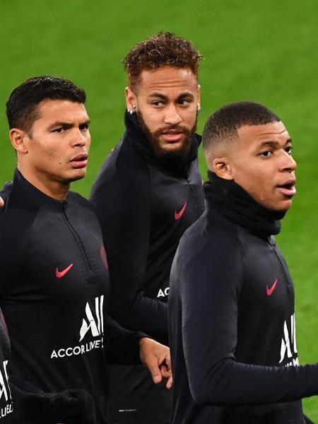 Neymar, Thiago Silva, Marquinhos e Mbappé durante aquecimento - Gabriel Bouys/AFP