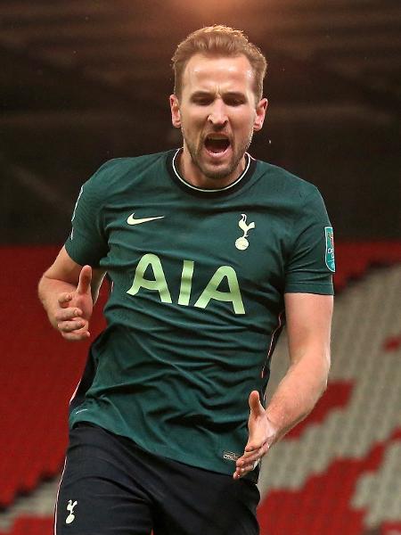 Harry Kane comemora gol contra o Stoke City - LINDSEY PARNABY/AFP