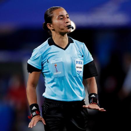 Edina Alves, árbitra brasileira, estará no Mundial de Clubes da Fifa - Soccrates Images/Getty Images