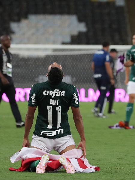 Rony comemora título do Palmeiras na Libertadores 2020, no Maracanã - Ricardo Moraes/Getty Images