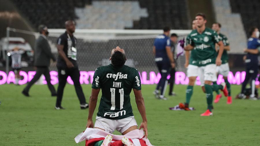 Rony comemora título do Palmeiras na Libertadores 2020, no Maracanã - Ricardo Moraes/Getty Images
