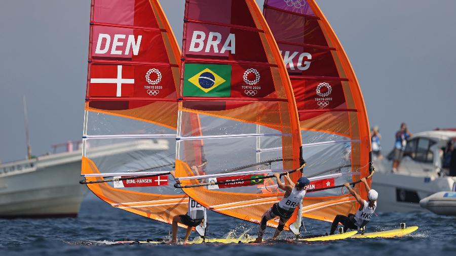 Brasileira Patrícia Freitas entre Laerke Buhl-Hansen, da Dinamarca, e Chan Hei Man, de Hong Kong - Ivan Alvarado/Reuters