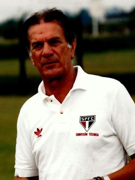 Telê Santana, durante treino do São Paulo - Arquivo Histórico do São Paulo Futebol Clube