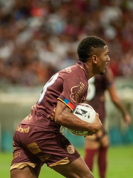 Melhor do jogo, Matheus Davó fez o gol do empate do Bahia contra o Vila Nova - Jhony Pinho/AGIF