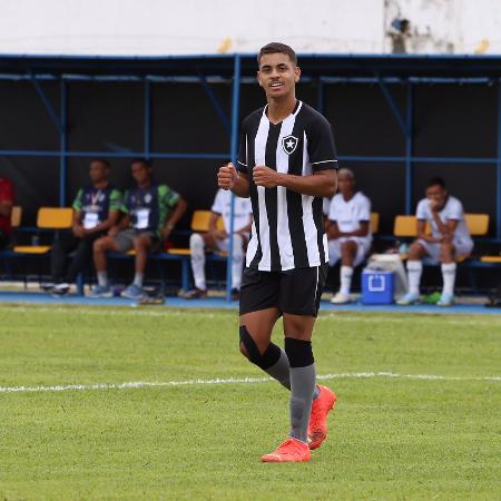 Sapata comemora gol pelo Botafogo contra o Pinheirense, pela Copinha - Henrique Lima/ BFR