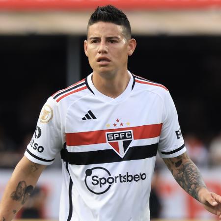 James Rodríguez, do São Paulo, em ação no jogo contra o Botafogo, pelo Brasileirão